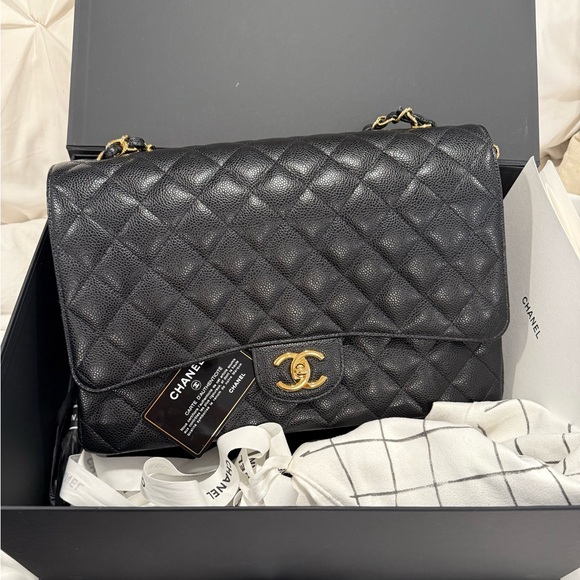Chanel black caviar maxi flap - full set like new 2019 - Picture 15 of 16